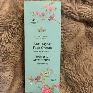 Israeli anti aging face cream